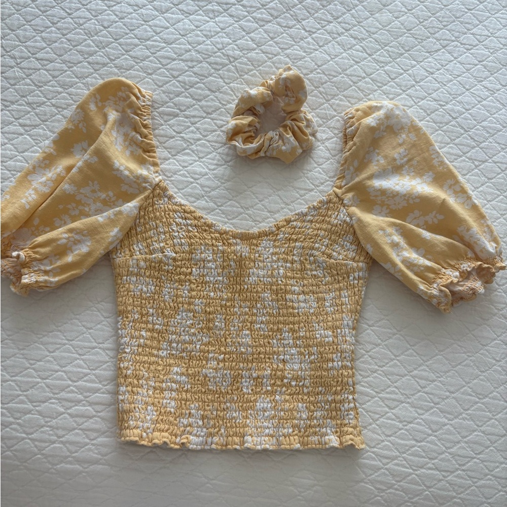 Abercrombie & Fitch Yellow Floral Smocked Puff Sleeve Crop Top with Scrunchie